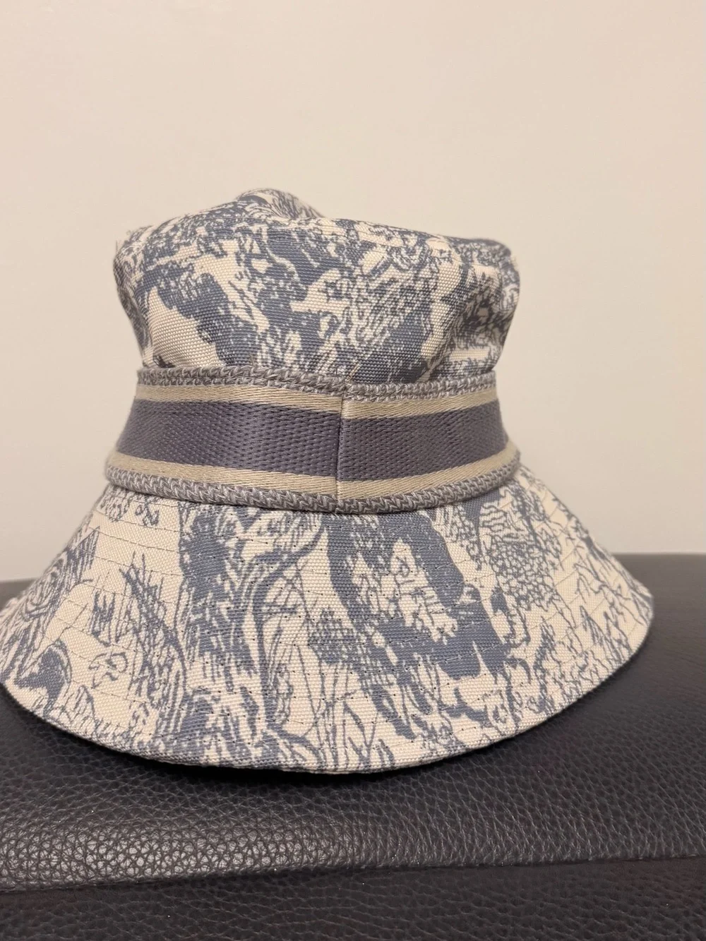 Unisex bucket hat